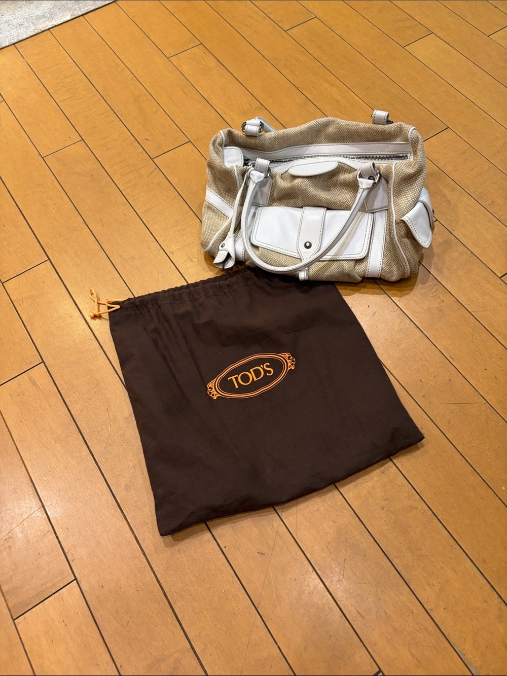 Todds White and Tan Women's Handbag - Picture 7 of 7